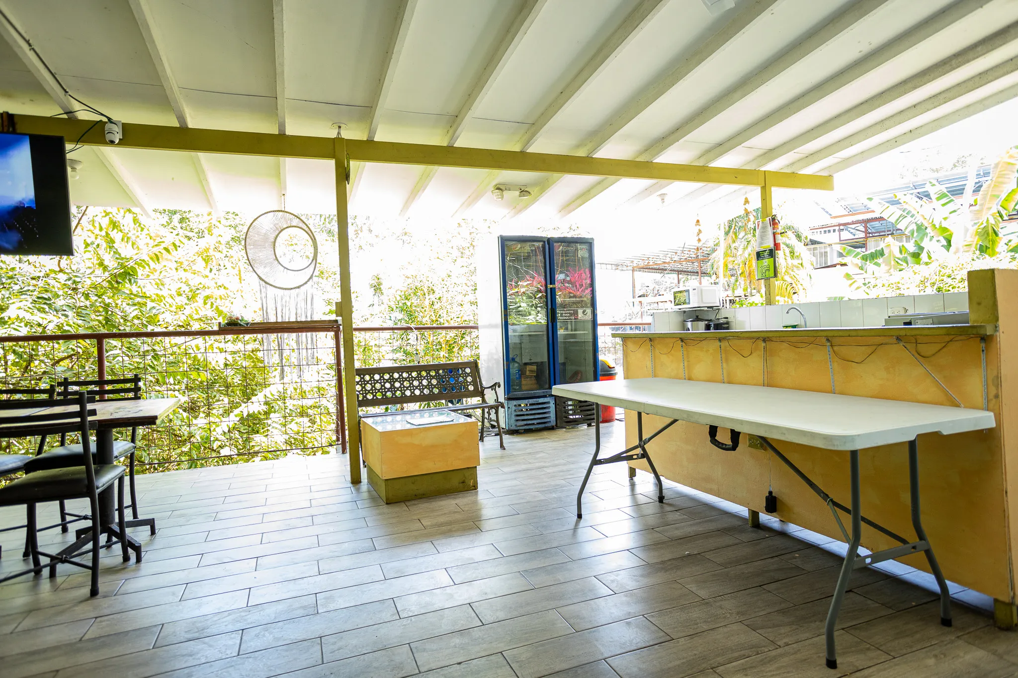 cocina y bar compartido